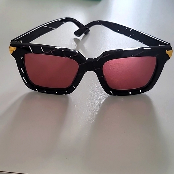 NWT Bottega Veneta Sunglases - Picture 10 of 13